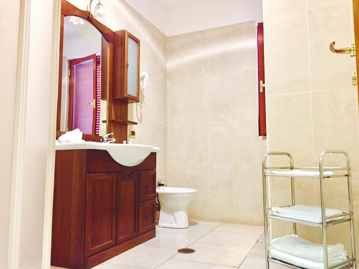 La Fontanina Hotel จูกลิอาโน อิน คัมปาเนีย ภายนอก รูปภาพ